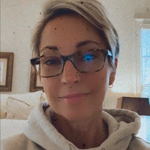 Meet your Posher, Leslie